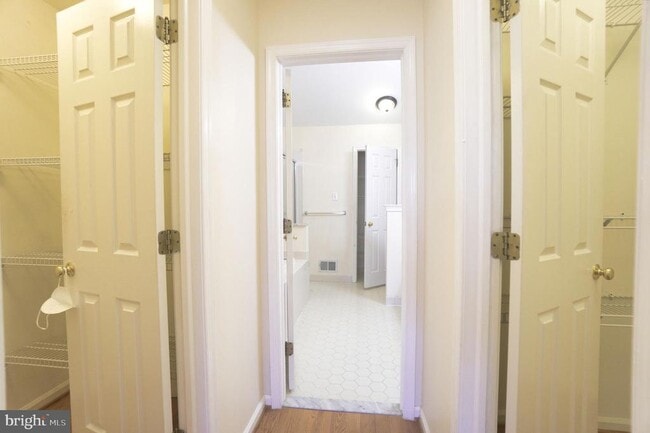 Building Photo - 306 Pimlico Way