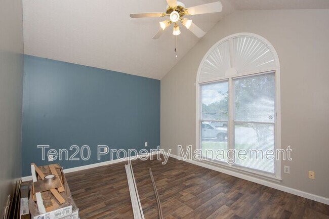 Building Photo - 4015 Shade Valley Dr