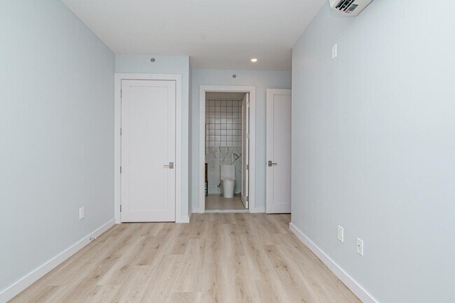 Building Photo - 251 Front St