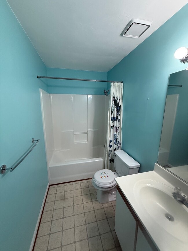 Building Photo - 3813 Sterncroft Dr