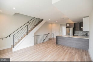 Building Photo - 1517 N 9th St