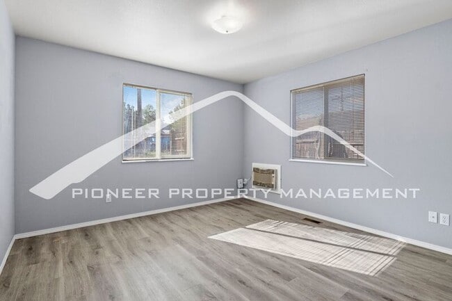 Building Photo - 2212 Wheeler Ave