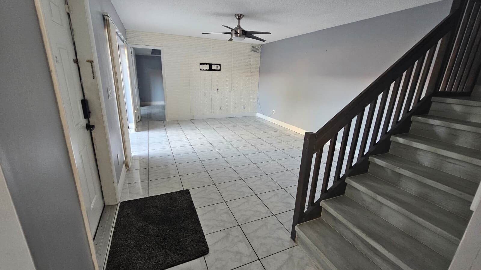 Building Photo - 11880 SW 13th Ct