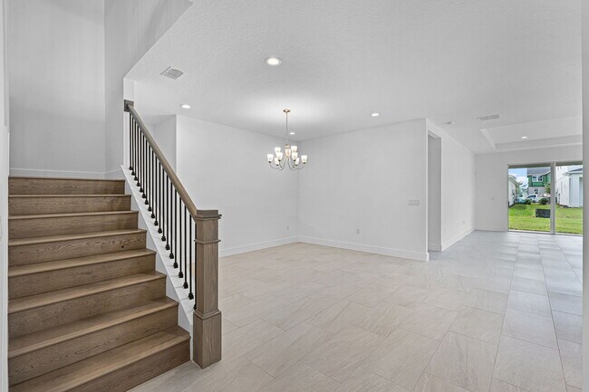 Building Photo - 1465 Stonecliff Dr