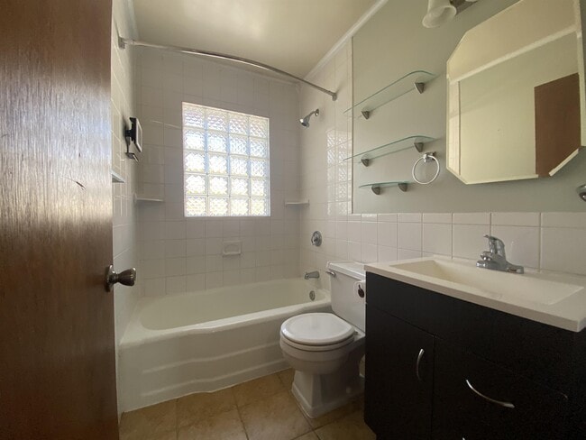 Building Photo - 1863-17 1/2 17 1/2 St NW