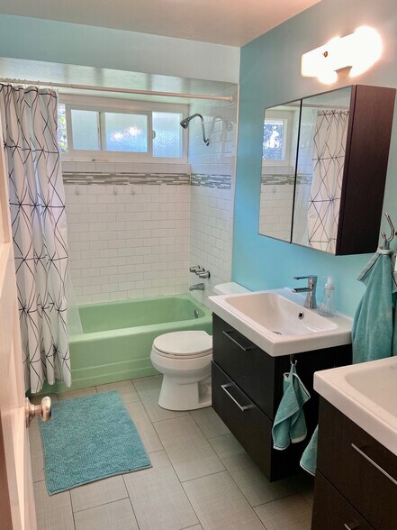 Building Photo - 2573 Oxford Lane