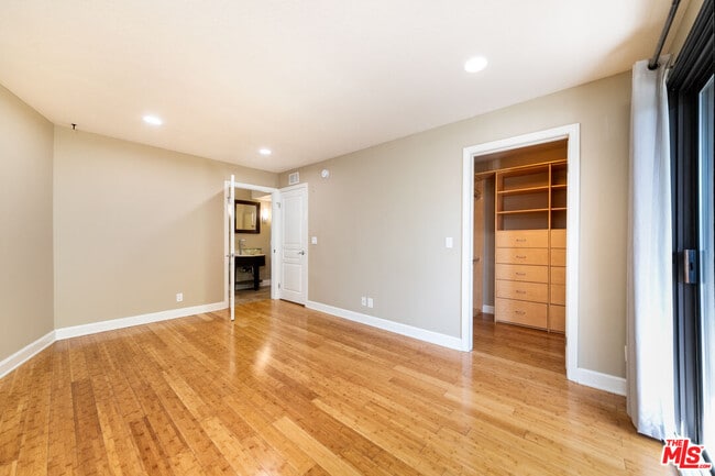 Building Photo - 1633 S Bentley Ave