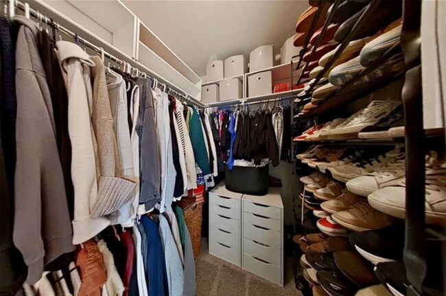 Building Photo - Stylish 3 Bed / 2 Bath with Open Layout & Backyard Retreat