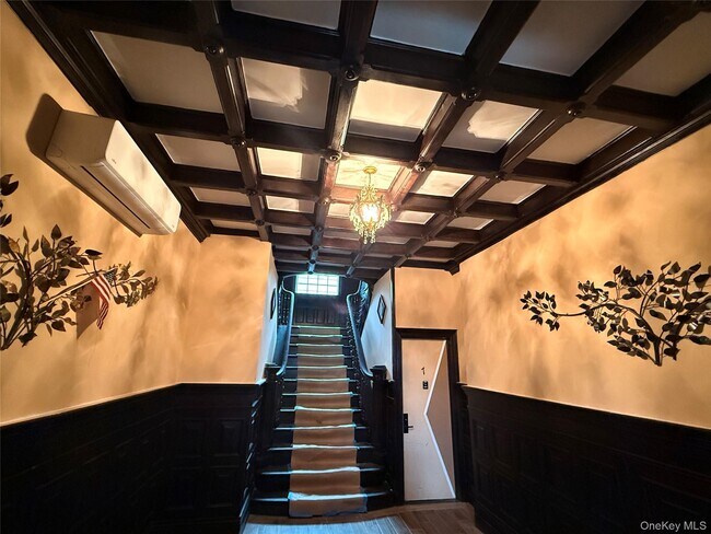 Building Photo - 222 Primrose Ave