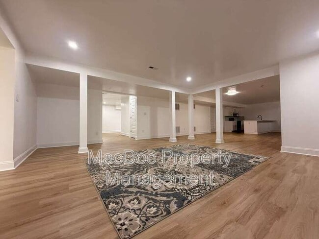 Building Photo - 10402 Laurel Ridge Way