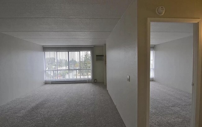 Building Photo - 1700 Civic Center Dr