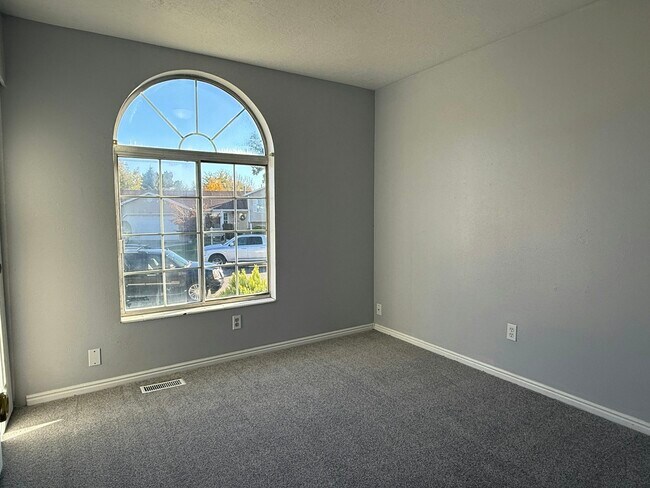Building Photo - 4072 W 3670 S