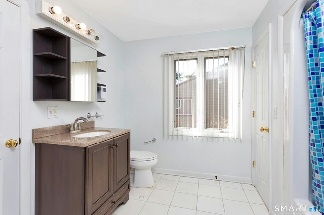 Building Photo - 192 Frenchtown Rd