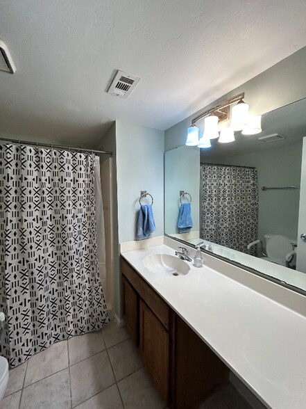 Building Photo - 1200 5th Ave N