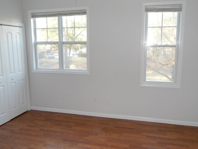 Building Photo - Wilshire Townhouse