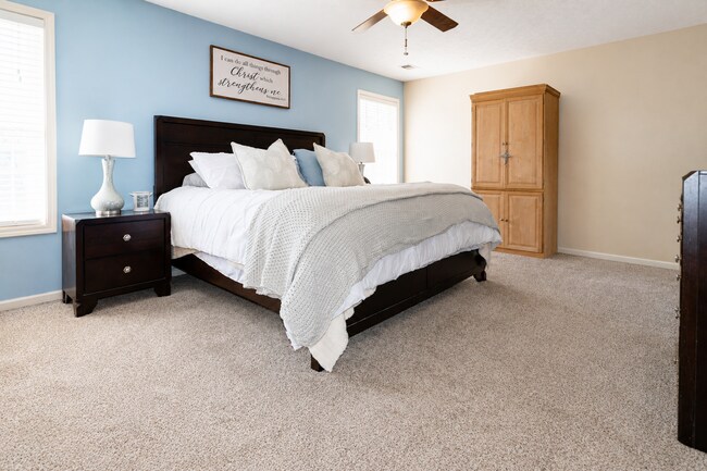 Building Photo - Beautifully Renovated 3 Bed / 2.5 Bath Home on Quiet Cul-de-Sac