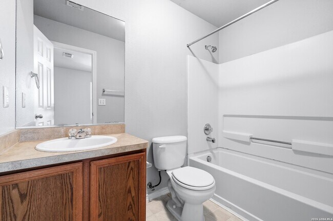 Building Photo - 10302 Lateleaf Oak