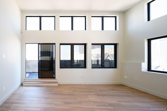 Building Photo - 25 Leroy Pl