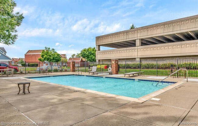 Building Photo - 250 E Harbortown Dr