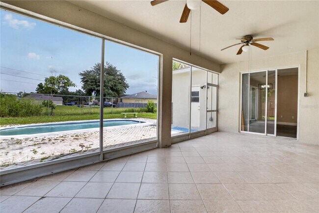 Building Photo - 121 Aurelia Ct