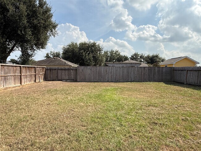 Building Photo - 2403 Chalet Rd