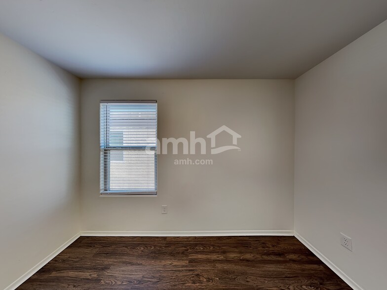 Building Photo - 683 N Nestled Hummingbird Ln E