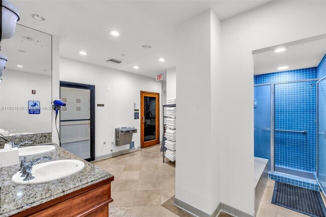 Building Photo - 9559 Collins Ave