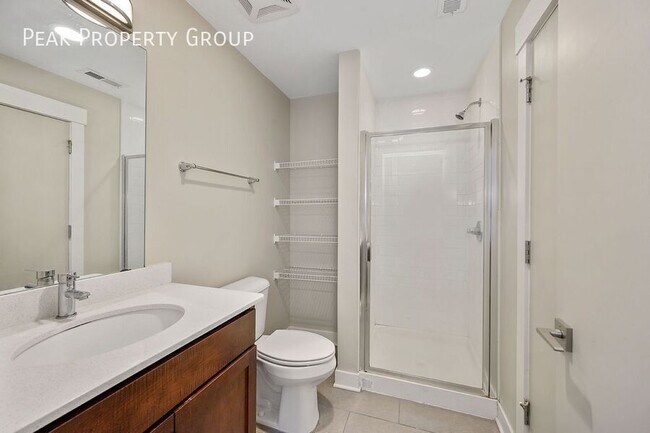 Building Photo - 412 E 13th St