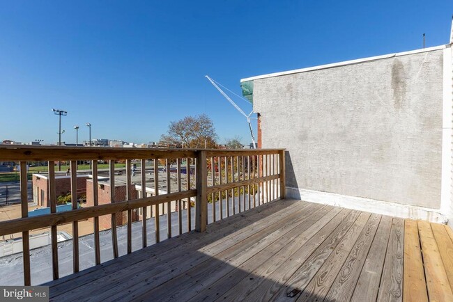 Building Photo - 801 Cameron St