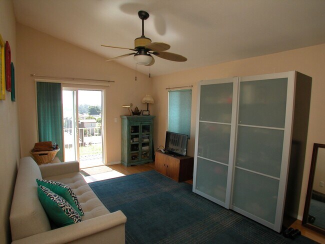 Building Photo - Charming 4-Bed 3-Bath in Paradise Hills