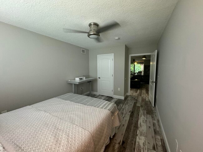 Building Photo - 300 Scotia Dr