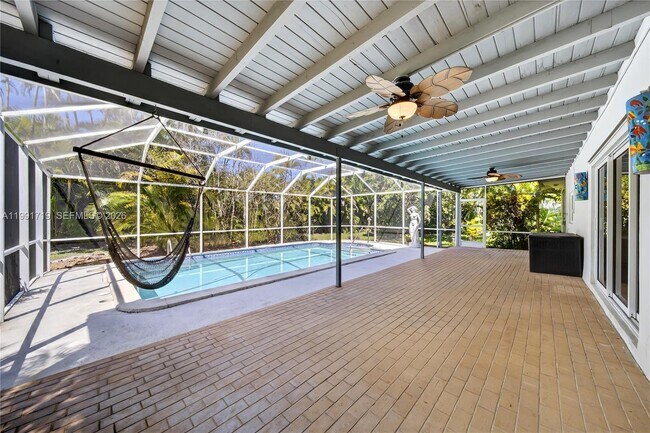 Building Photo - 10142 SW 79th Ave