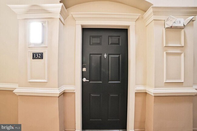 Building Photo - 3 Arch Pl