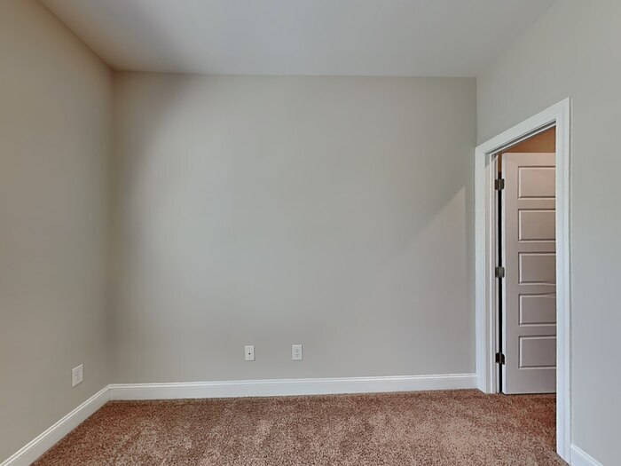 Building Photo - 6321 Silver Creek Ln