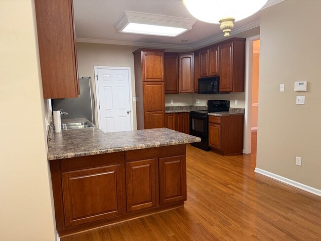 Building Photo - Lenoir City 37771 - 4 bedroom 2.5 bath - call Sharon Arnwine 865-313-7215