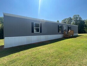Building Photo - Three bedroom, two bath newer mobile home in Ruffin