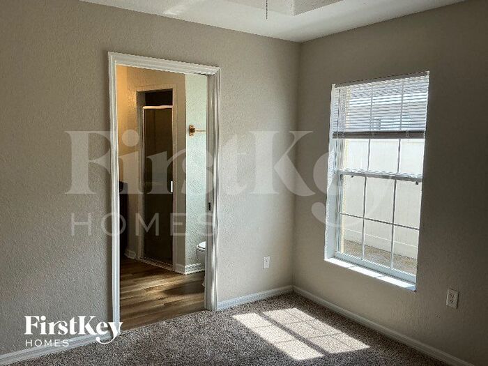 Building Photo - 337 Majestic Gardens Dr
