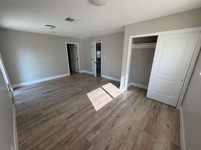 Building Photo - Modern Comfort Meets Timeless Charm