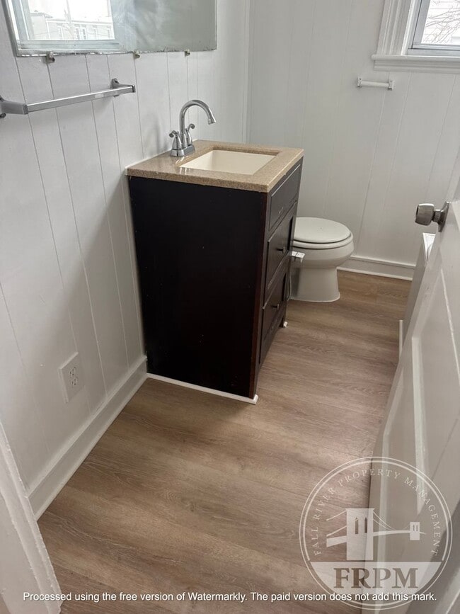 Building Photo - 33 16th St