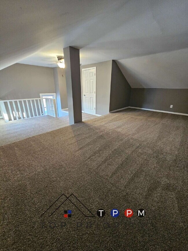 Building Photo - 3 Bedroom | 1 Bathroom Single-Family Home ...