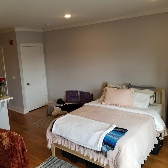 Building Photo - 3 Perrine Ave