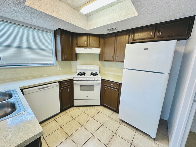Building Photo - 152 RIDGE