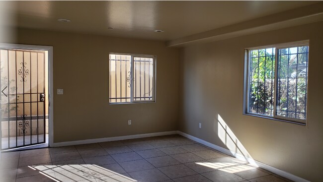 Building Photo - Menlo(8923)