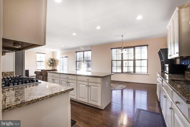 Building Photo - 3041 Bel Pre Rd