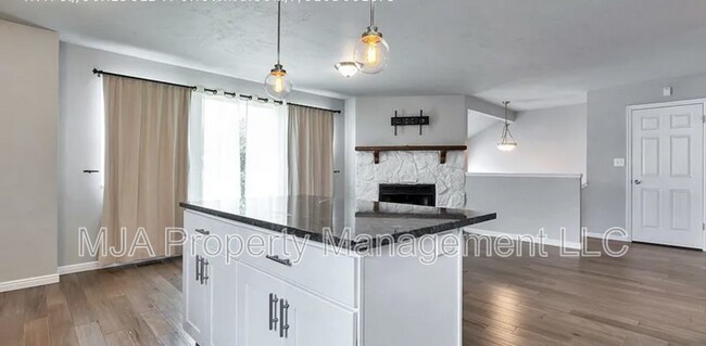 Building Photo - 5674 Magic Isle Ln