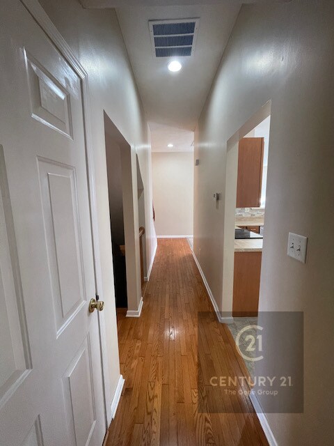 Building Photo - 3572 Park Crest Ln