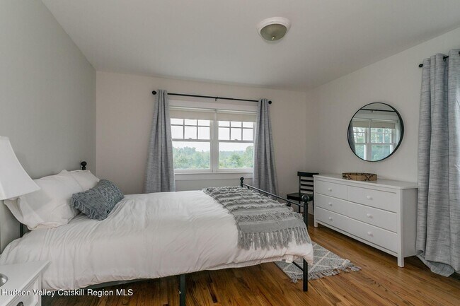 Building Photo - 29 Le Grand Ave