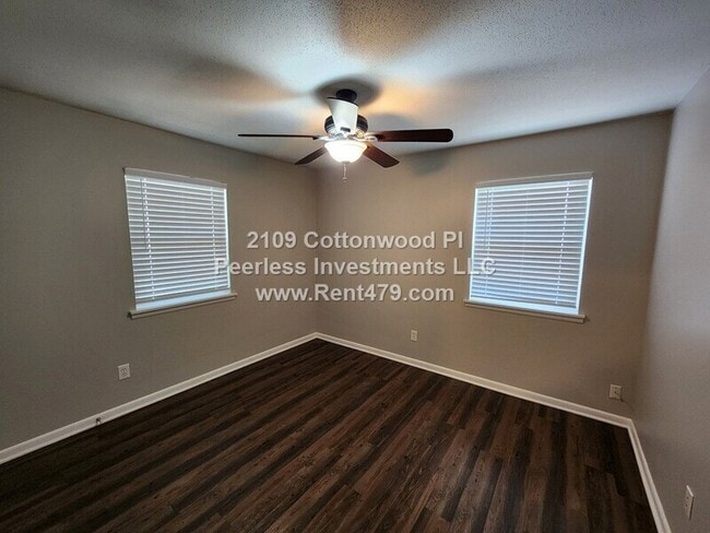 Building Photo - 2109 Cottonwood Pl