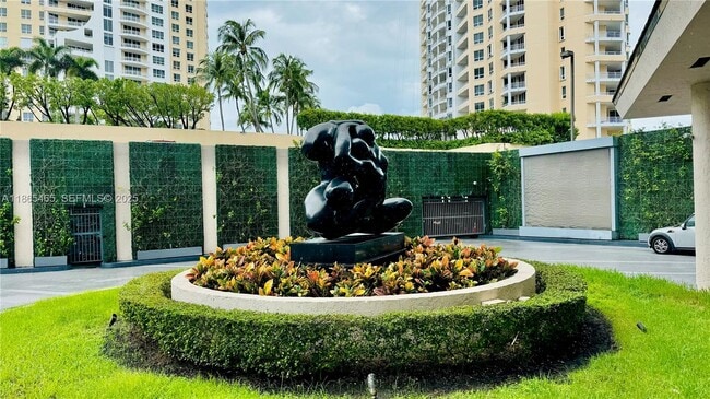 Building Photo - 540 Brickell Key Dr