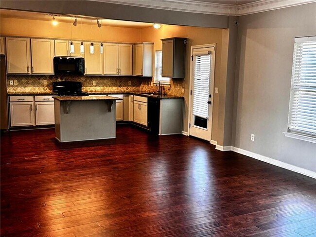 Building Photo - 2230 Village Trail Ct